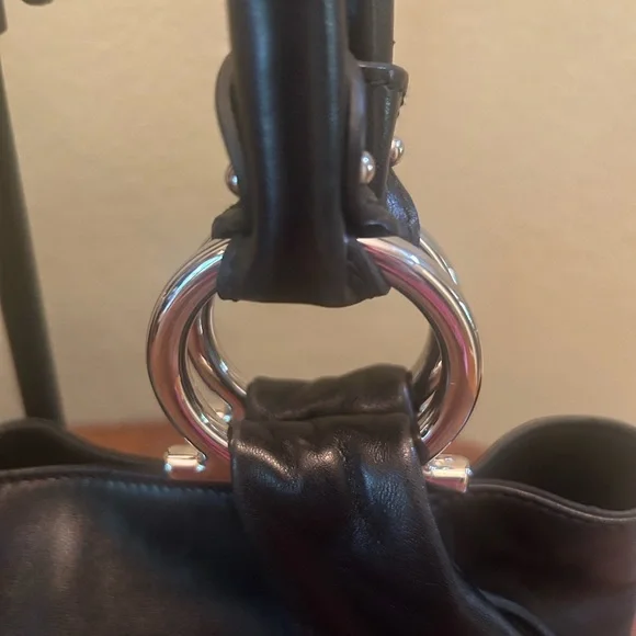 Salvatore Ferragamo Gancini Black Leather Shoulder Bag - Picture 8 of 17
